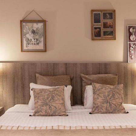 Hotel De La Tour Melen Екстериор снимка