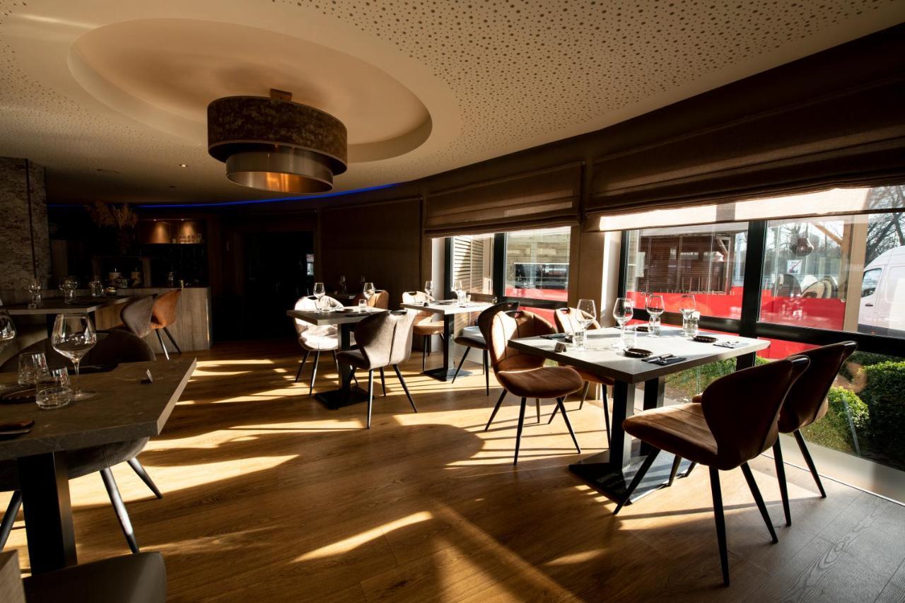 Hotel De La Tour Melen Екстериор снимка